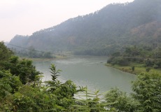 Cesta Káthmándú - Pokhara, údolí řeky