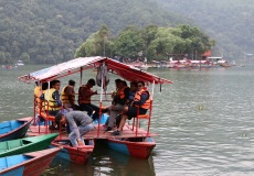 Pokhara - jezero Phewa