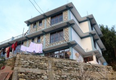 Ghorepani, nový moderní hotel