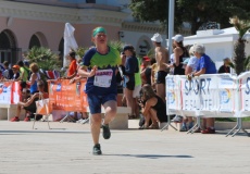 Gargano, Vieste - WMOC finále sprint, Gina dobíhá do cíle